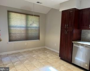 132 Kettlebrook Drive - Photo Thumbnail 4