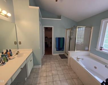 5 Spreading Oak Court - Photo Thumbnail 18
