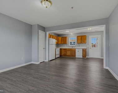 211 N Brown Street - Photo Thumbnail 1