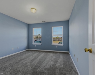 211 N Brown Street - Photo Thumbnail 11