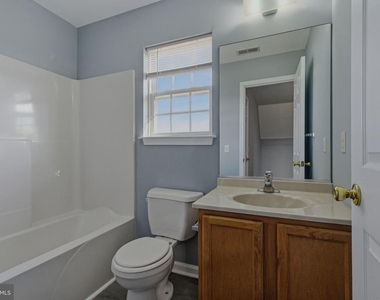 211 N Brown Street - Photo Thumbnail 16