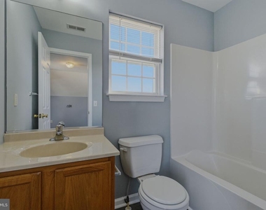 211 N Brown Street - Photo Thumbnail 19