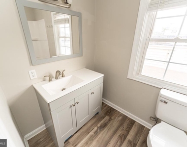 1109 N Division Street - Photo Thumbnail 38