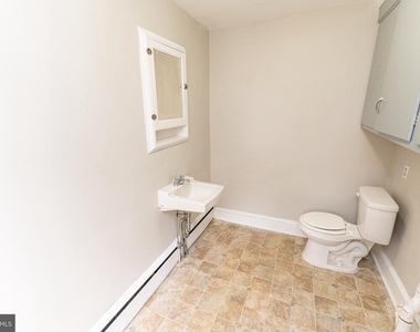 1109 N Division Street - Photo Thumbnail 25