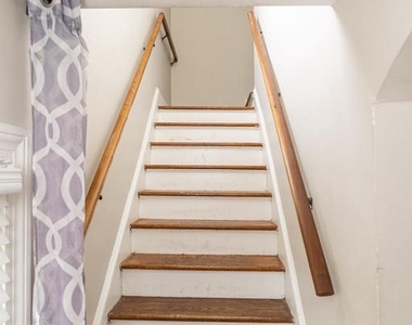 1109 N Division Street - Photo Thumbnail 28