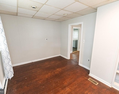 1109 N Division Street - Photo Thumbnail 19