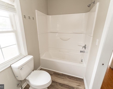 1109 N Division Street - Photo Thumbnail 39