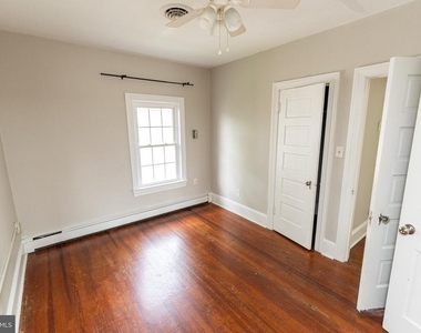 1109 N Division Street - Photo Thumbnail 41