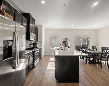 9019 Belinda Boulevard - Photo Thumbnail 2