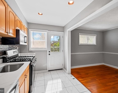 7409 25th Avenue - Photo Thumbnail 11