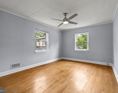 6014 39th Avenue - Photo Thumbnail 9