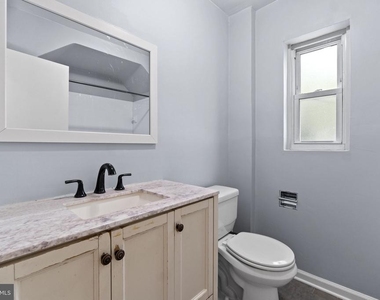 6014 39th Avenue - Photo Thumbnail 14