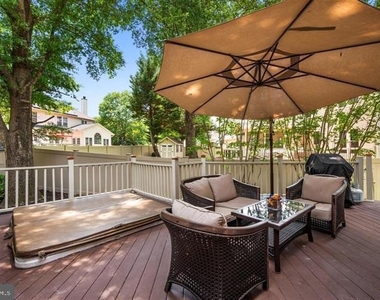 12104 Guinevere Place - Photo Thumbnail 28