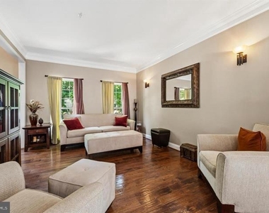 12104 Guinevere Place - Photo Thumbnail 2