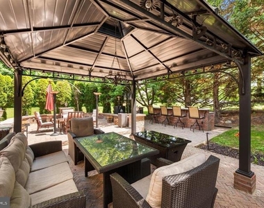 12104 Guinevere Place - Photo Thumbnail 37