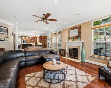 12104 Guinevere Place - Photo Thumbnail 15