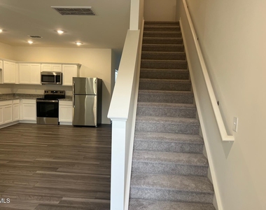 2213 Gln Xing Drive - Photo Thumbnail 2