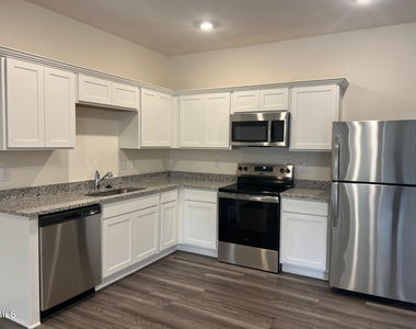 2213 Gln Xing Drive - Photo Thumbnail 8