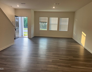2213 Gln Xing Drive - Photo Thumbnail 6
