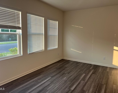 2213 Gln Xing Drive - Photo Thumbnail 7