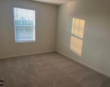 2213 Gln Xing Drive - Photo Thumbnail 32