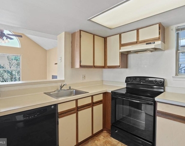 14023 Vista Drive - Photo Thumbnail 8