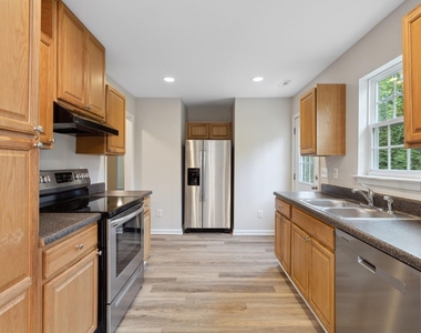 338 E Spring Street - Photo Thumbnail 9