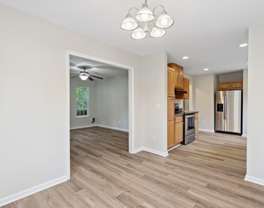 338 E Spring Street - Photo Thumbnail 7
