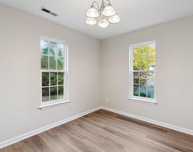 338 E Spring Street - Photo Thumbnail 6