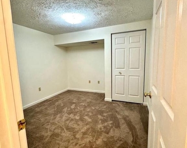 7719 Ora Court - Photo Thumbnail 16