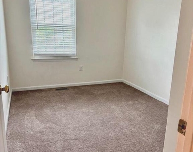 7719 Ora Court - Photo Thumbnail 8