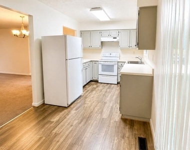 7719 Ora Court - Photo Thumbnail 4