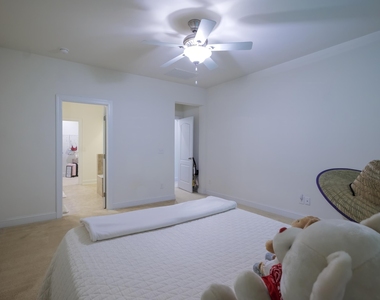 411 Alamosa Place - Photo Thumbnail 71