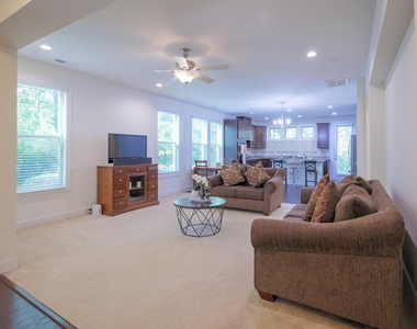 411 Alamosa Place - Photo Thumbnail 77