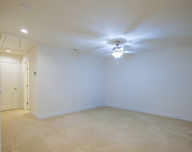 411 Alamosa Place - Photo Thumbnail 47