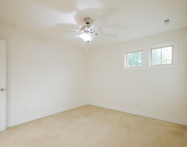 411 Alamosa Place - Photo Thumbnail 31