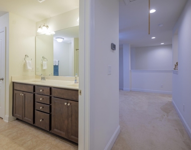 411 Alamosa Place - Photo Thumbnail 25