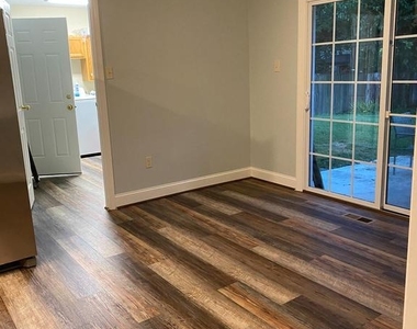 3511 Madonna Lane - Photo Thumbnail 5