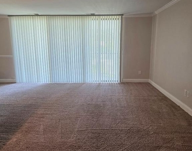 3329 Huntley Square Drive - Photo Thumbnail 2