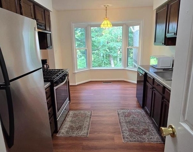 707 Curry Ford Lane - Photo Thumbnail 6