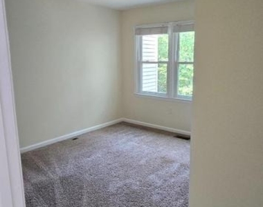 707 Curry Ford Lane - Photo Thumbnail 11