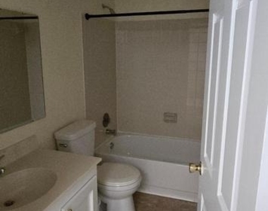 707 Curry Ford Lane - Photo Thumbnail 15