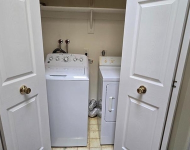 707 Curry Ford Lane - Photo Thumbnail 16