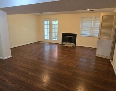 707 Curry Ford Lane - Photo Thumbnail 17