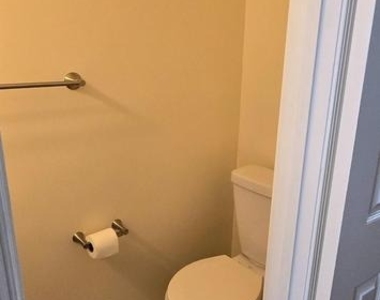 707 Curry Ford Lane - Photo Thumbnail 9