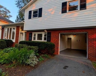 5908 Greentree Road - Photo Thumbnail 3