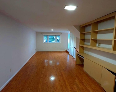 5908 Greentree Road - Photo Thumbnail 33
