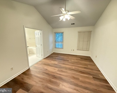 5506 Whitley Park Terrace - Photo Thumbnail 15