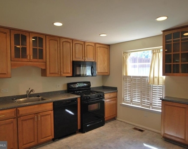 15705 Anamosa Drive - Photo Thumbnail 4
