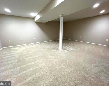 15705 Anamosa Drive - Photo Thumbnail 18